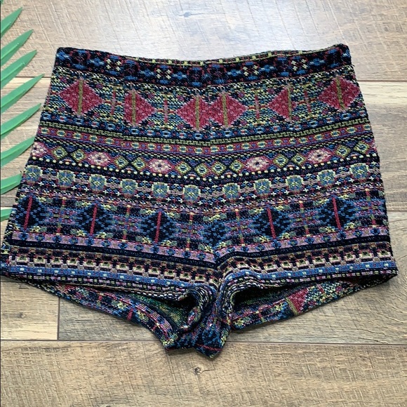 Urban Outfitters Ecote Tapestry Boho Shorts sz 4 - Picture 2 of 7